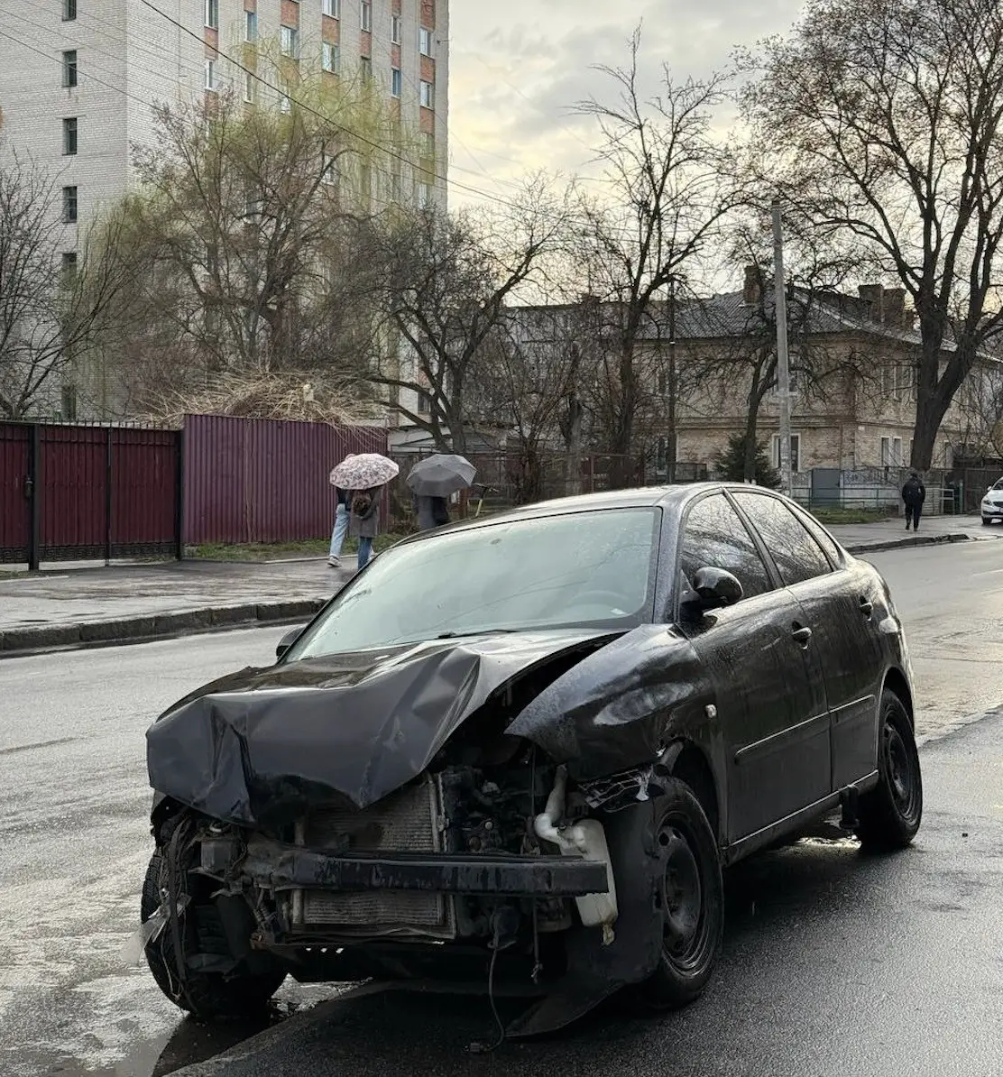 Вулиці в заручниках металобрухту: чому Житомир не може позбутися покинутих авто