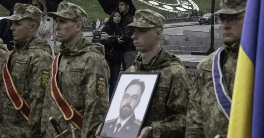 Остання сцена воїна-коміка: у столиці попрощалися з Артуром Петровим