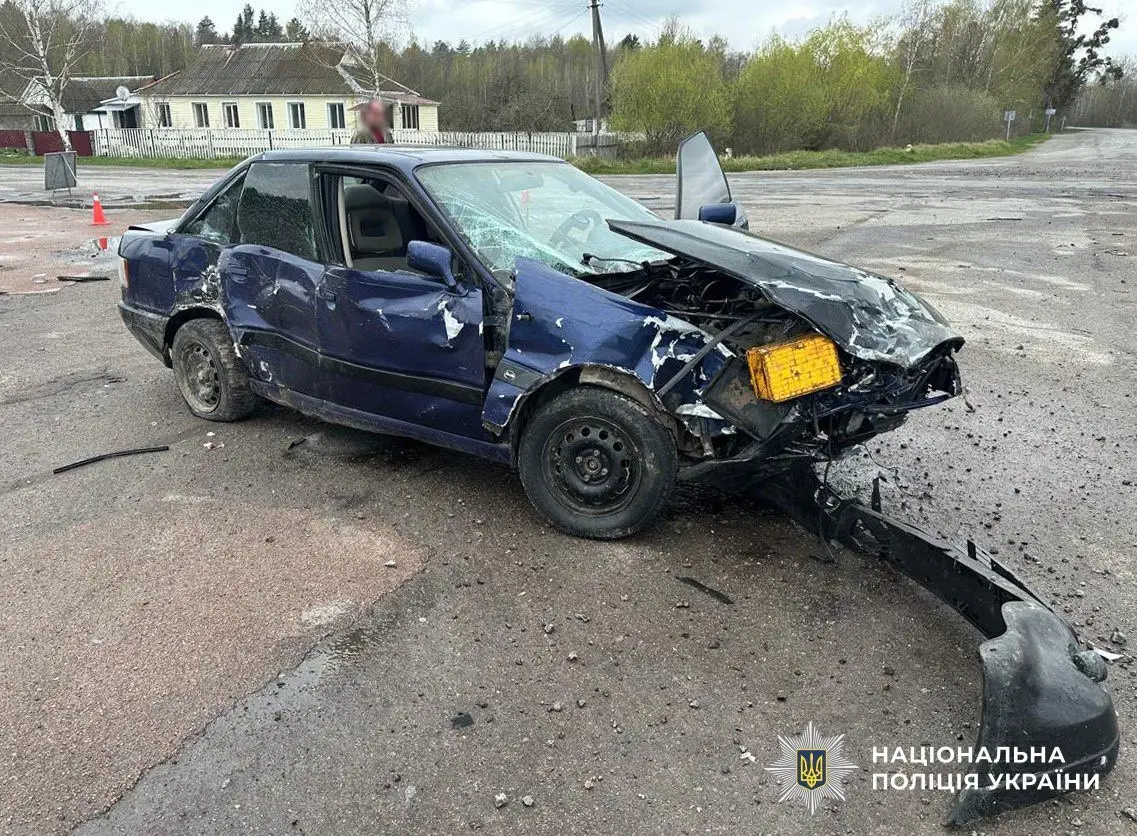 Зіткнення на перехресті: у Романівській громаді не розминулися дві іномарки