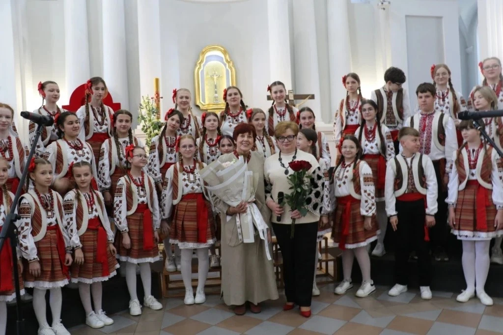 Ювілейний спів під склепінням костелу: як житомирський хор «Gloria» відзначив 35-річчя