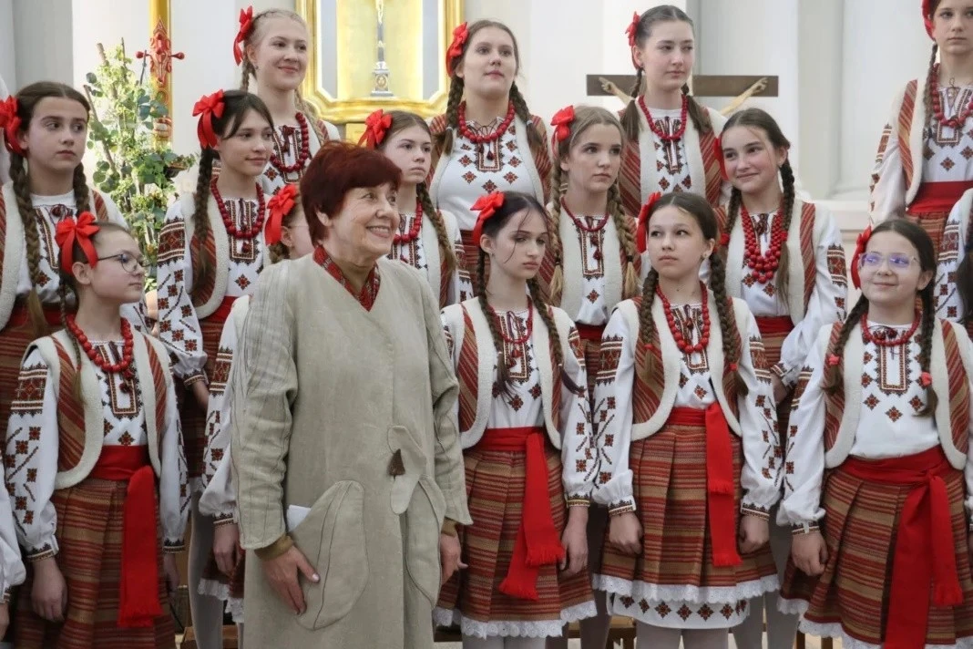 Ювілейний спів під склепінням костелу: як житомирський хор «Gloria» відзначив 35-річчя