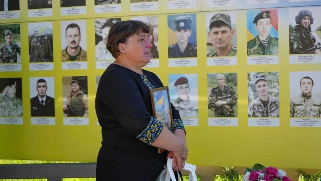 Пам’ять крізь покоління: у Житомирі на День Героїв відкрили нові імена меморіалу