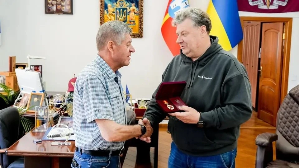 Орден за розбудову Полісся: Віталій Бунечко нагородив знаного управлінця Миколу Галича