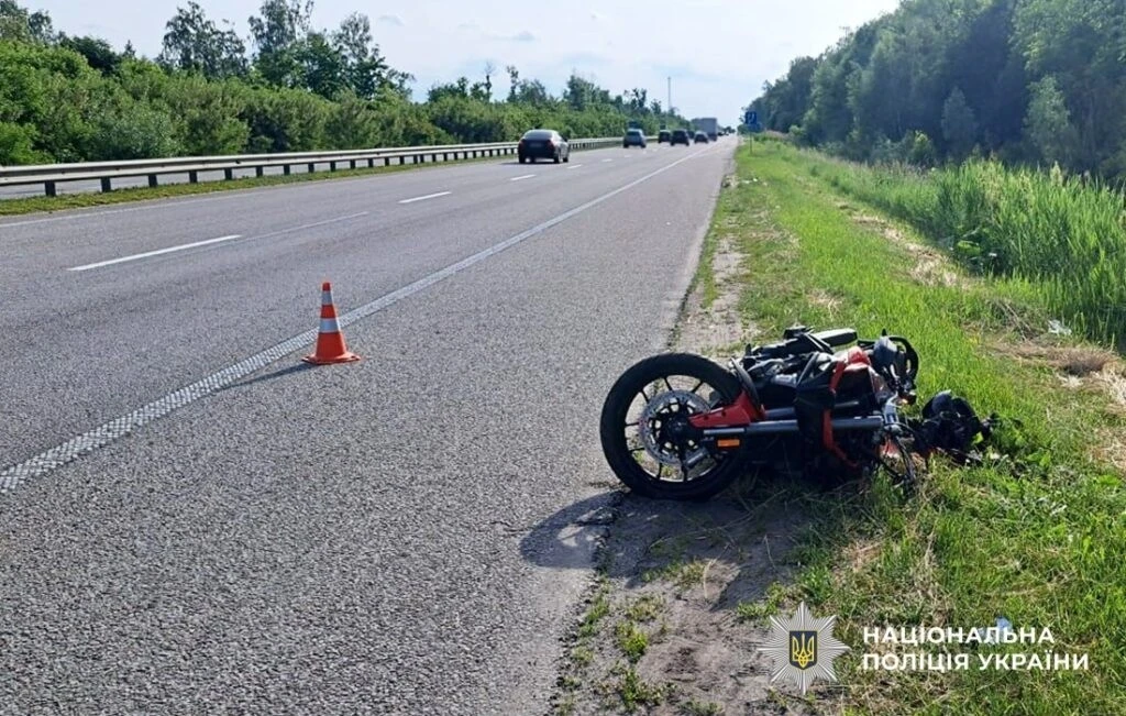 Смертельна ДТП на Житомирщині: під Йосипівкою розбився столичний мотоцикліст